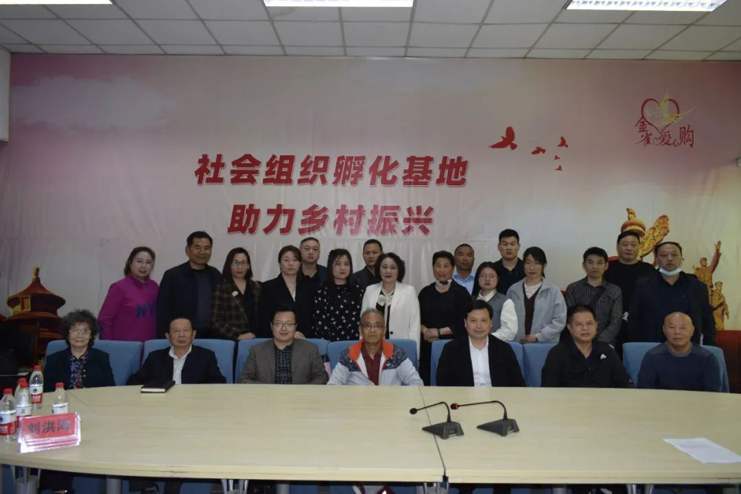 驻马店市民政局领导检查指导社会组织孵化基地工作