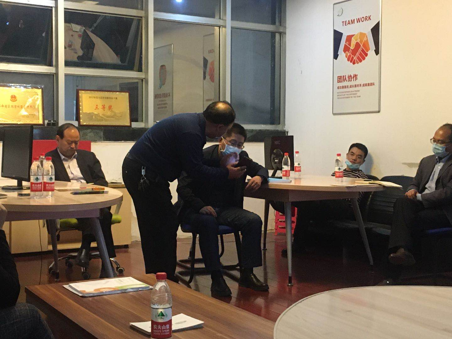 发改委一行来汝南实地考察金雀爱心购扶贫项目